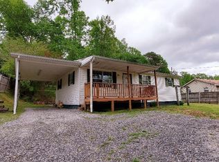 512 Kansas Ln, Oliver Springs, TN 37840