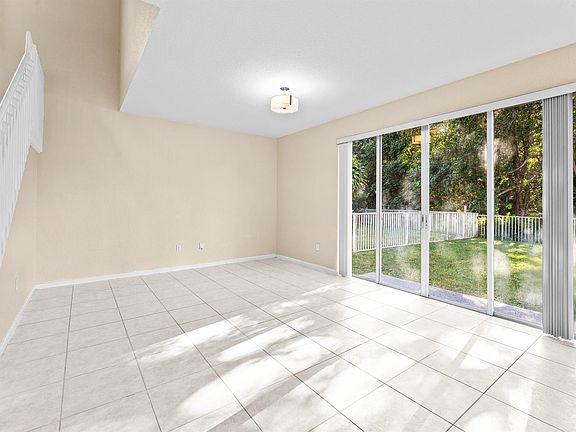 5th image of 255 Saratoga Blvd E