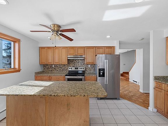 3rd image of 3 Payson St