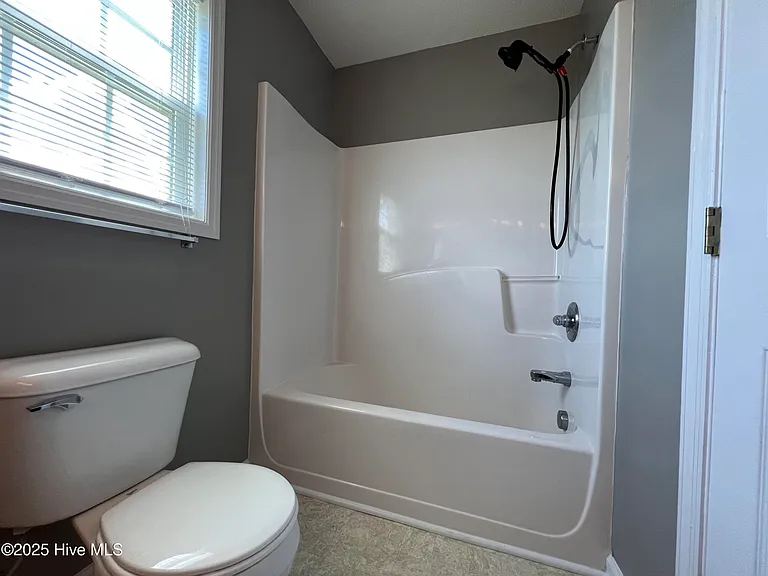 304 Mann St — Photo 22