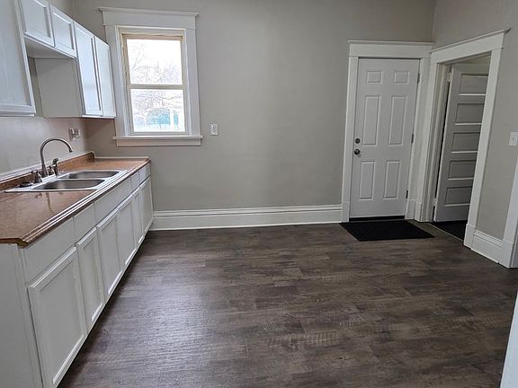 4th image of 295 Mason Ave #295