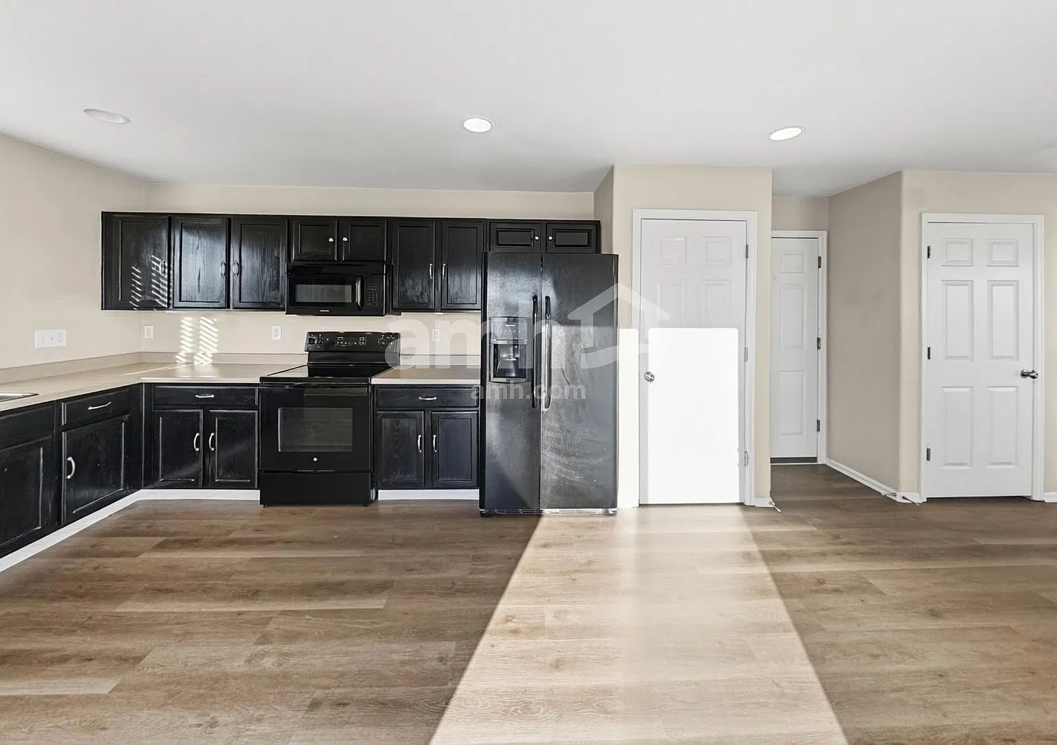 4 bed, 2.0 bath, 1805 sqft, $2,810 — Photo 4