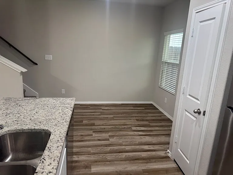 214 Damon Dr — Photo 14
