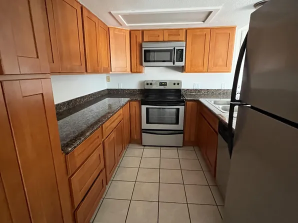 97 W D St Unit 1D-1, Lemoore, CA 93245