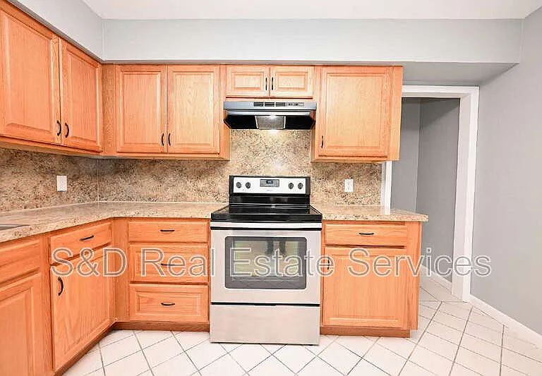 907 Swann Dr — Photo 12