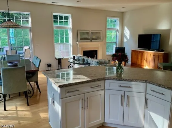 27 Harrison Way, Mount Arlington Boro, NJ 07856