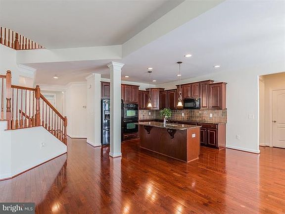 3rd image of 16413 Regatta Ln