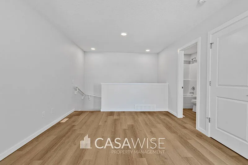 1 bed, 1.0 bath, 496 sqft, $1,150 — Photo 3