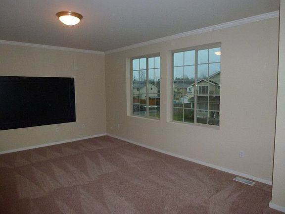 4th image of 9405 10th Avenue Ct E