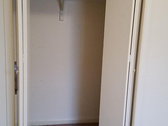 5th image of 433 Lenney Dr #D