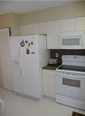 3rd image of 14096 Huntington Pointe Dr APT 405