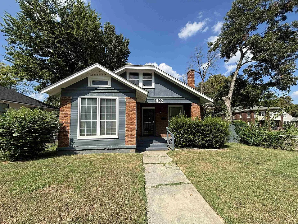 1492 Faxon Ave