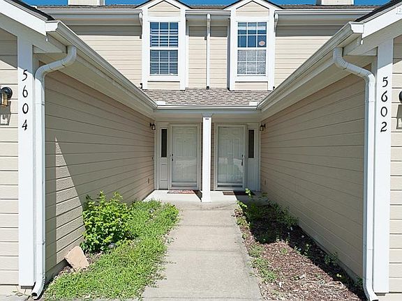 4th image of 5602 NW Plantation Dr #202C