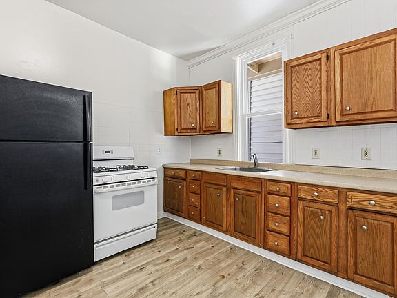 2nd image of 101 W Main St APT 7