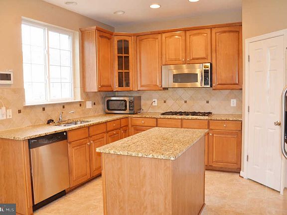 3rd image of 8712 Harefield Ln