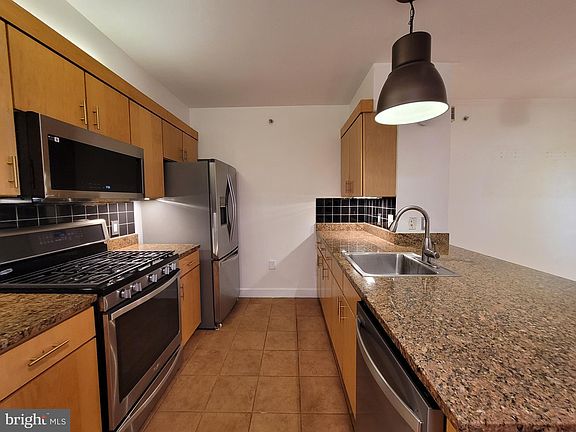 5th image of 616 E St NW APT 1007