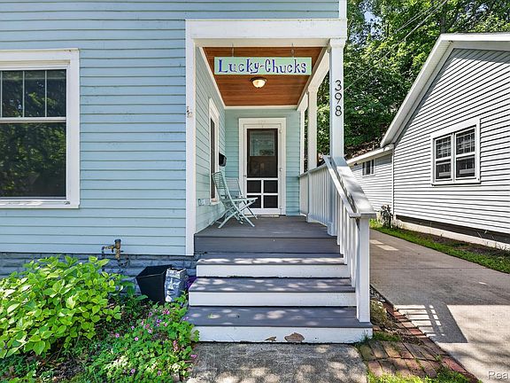 4th image of 398 Howard Ave