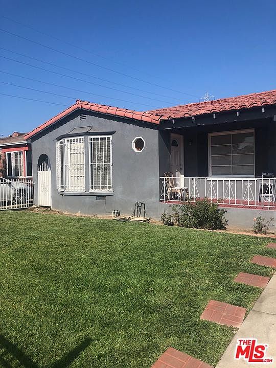 1st image of 667 E 119th St