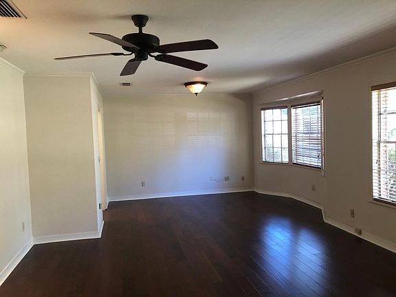 5th image of 621 Wilbrahm Ct