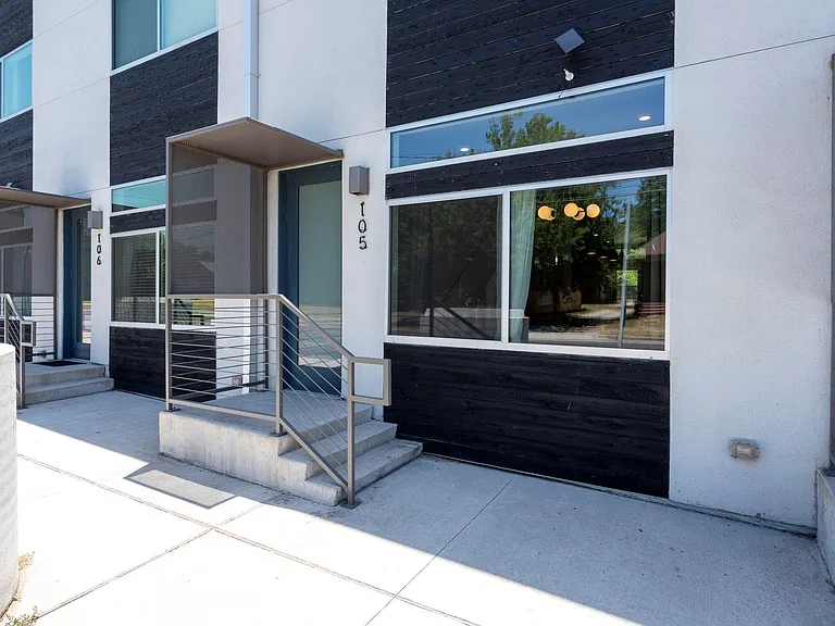 1701 E M L King Jr Blvd #105 — Photo 1