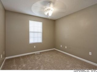2821 Falcon Crest Dr, Edwardsville, IL 62025