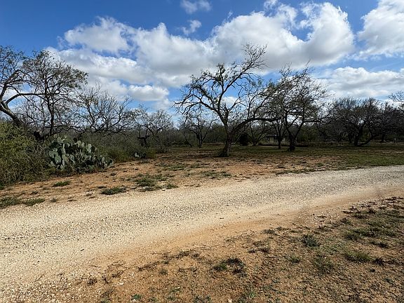 4th image of 2605 County Road 101