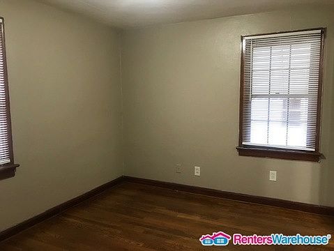 4th image of 7121 Greenhaven Dr