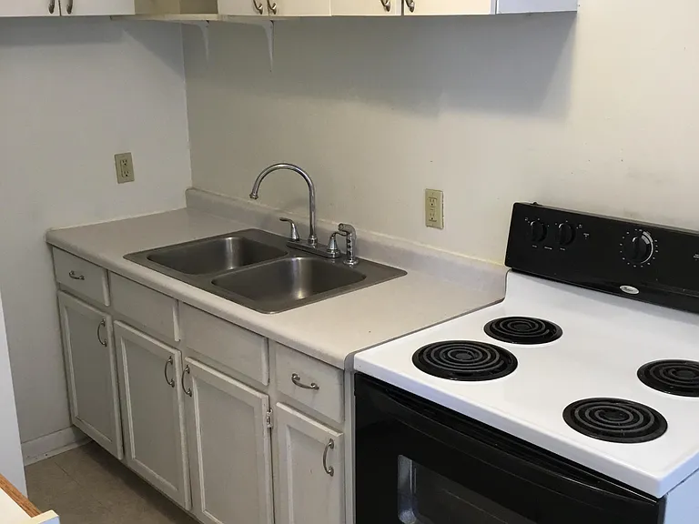 1006 Broadway St — Photo 30