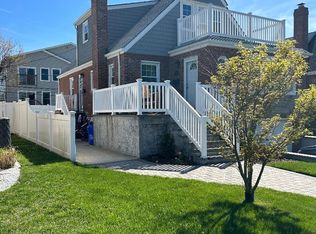 512 W Park Ave, Long Beach, NY 11561