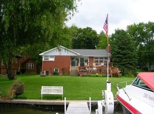 2011 Sunnyside Beach Dr, Johnsburg, IL 60051