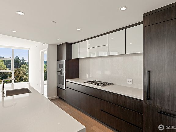 4th image of 188 Bellevue Way NE #412