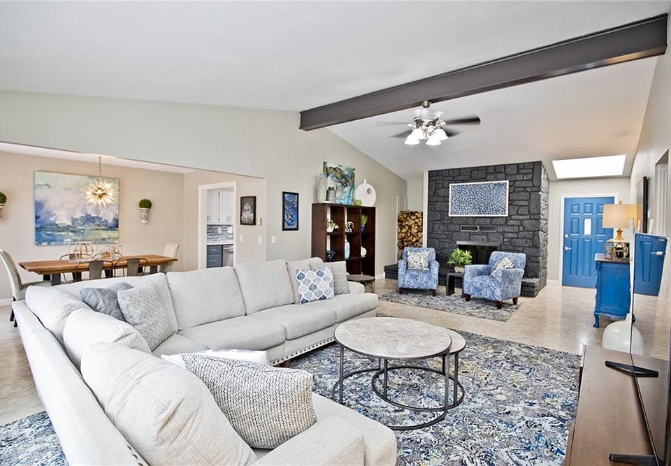 1st image of 6 Carroll Dr