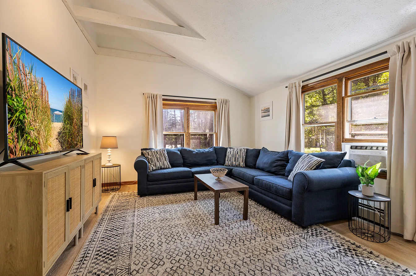 4 bed, 1710 sqft, $3,500 — Photo 3