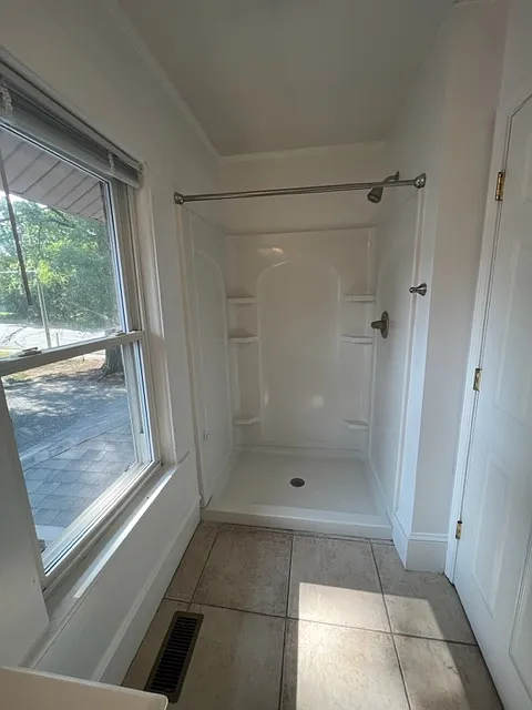 1222 W Market St — Photo 4