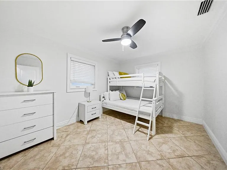 2473 Poinciana St — Photo 14