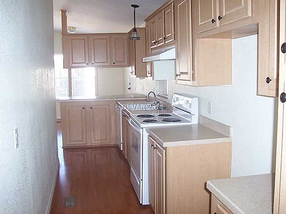 5th image of 301 Montecito Dr
