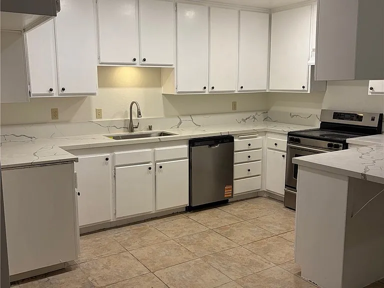 2727 Tropicana Dr #2727 — Photo 7