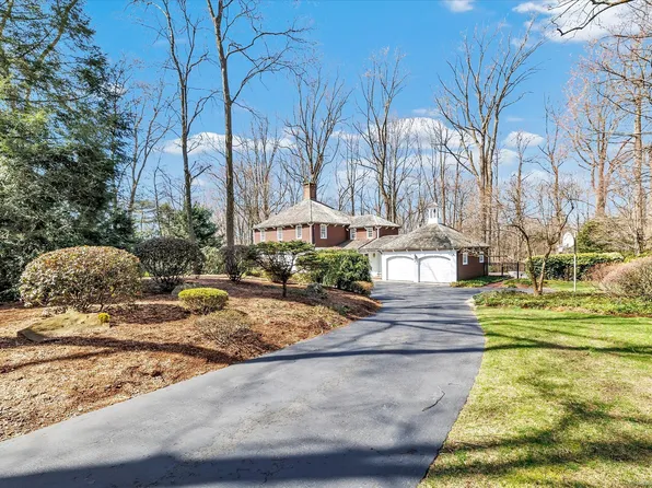 11 Daisy Drive, Shelton, CT 06484