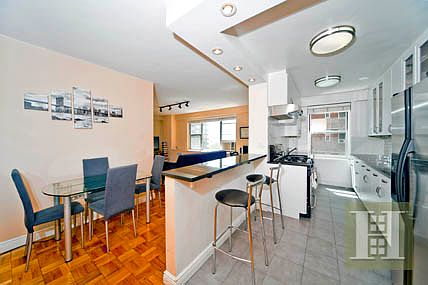 3rd image of 575 Grand St APT E904