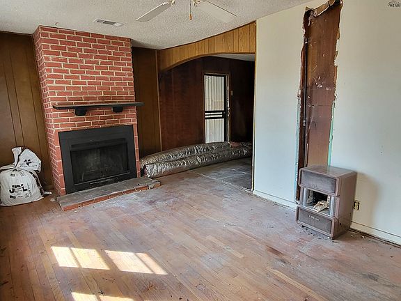 3rd image of 1102 Tulsa St