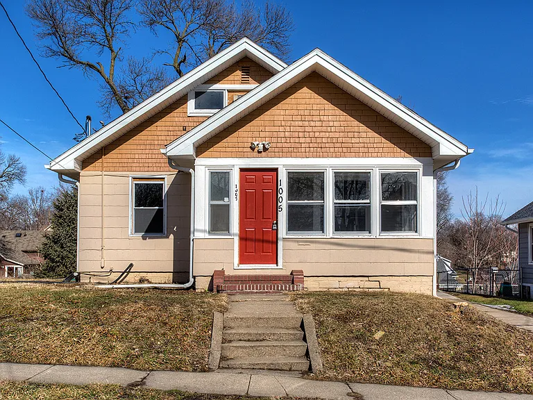 1005 Pleasant View Dr — Photo 1