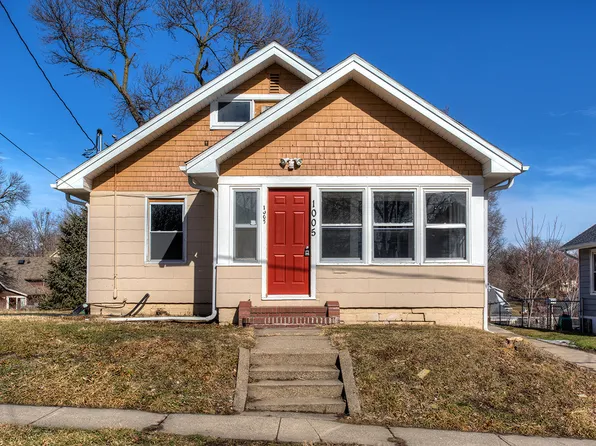1005 Pleasant View Dr, Des Moines, IA 50315