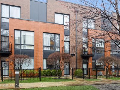 2337 W George St, Chicago, IL, 60618