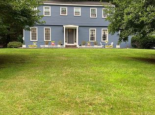 39 Mountain Dr, Pleasant Valley, NY 12569