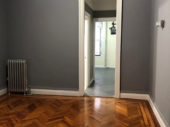 3rd image of 65 W 192nd St #1