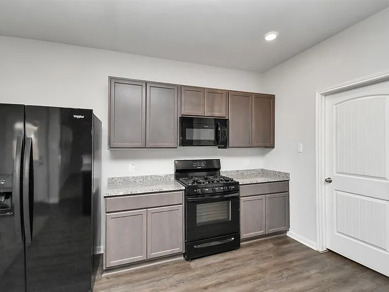 11028 Patriot Ct — Photo 16
