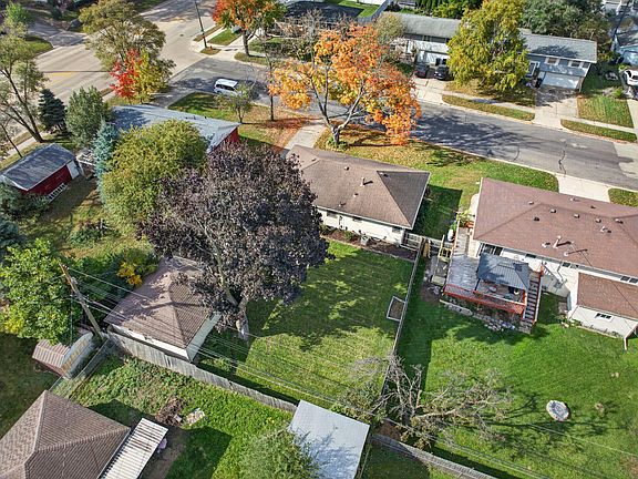 5th image of 1544 3rd Ave SW