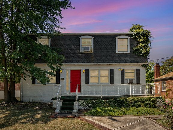 5th image of 12 Sweetbriar Ave