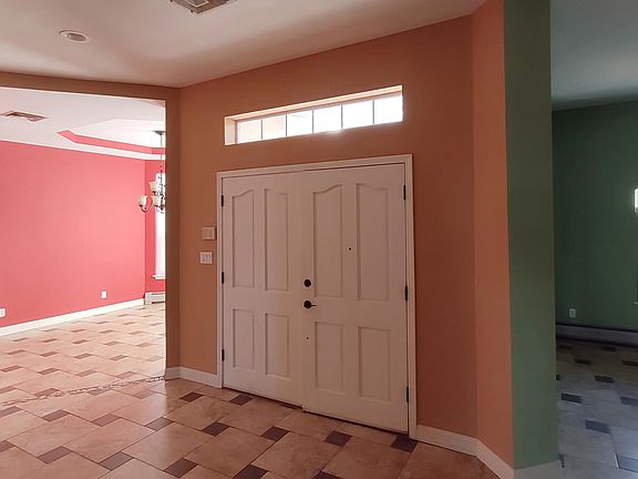 2nd image of 625 La Jolla Pl NE
