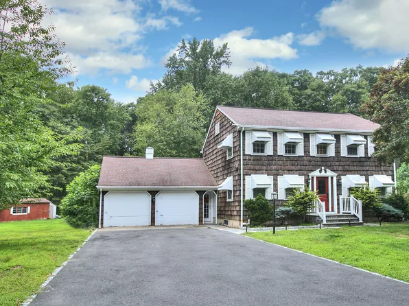 33 Meadowlark Drive, Shelton, CT 06484